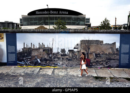 East Side Gallery Berlin muro guerra sulla parete mostra Foto Stock