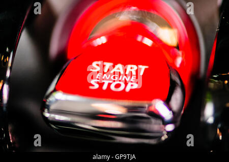 Il pulsante ENGINE START/STOP in un 2016 Mini Foto Stock