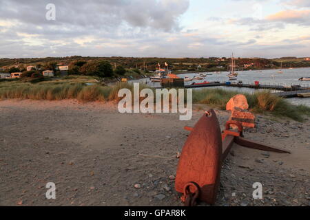 Vecchia ancora sepolto nella sabbia al patch, Gwbert sul mare Foto Stock