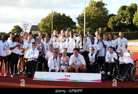 Inghilterra del Sud Est vincere complessivamente migliore squadra durante l atletica al giorno due di scuola Giochi 2016, Loughborough University. Stampa foto di associazione. Picture Data: venerdì 2 settembre 2016. Foto Stock