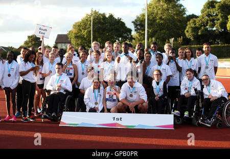 Inghilterra del Sud Est vincere complessivamente migliore squadra durante l atletica al giorno due di scuola Giochi 2016, Loughborough University. Stampa foto di associazione. Picture Data: venerdì 2 settembre 2016. Foto Stock