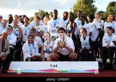 Inghilterra del Sud Est vincere complessivamente migliore squadra durante l atletica al giorno due di scuola Giochi 2016, Loughborough University. Stampa foto di associazione. Picture Data: venerdì 2 settembre 2016. Foto Stock