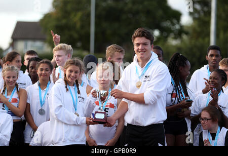 Inghilterra del Sud Est vincere complessivamente migliore squadra durante l atletica al giorno due di scuola Giochi 2016, Loughborough University. Stampa foto di associazione. Picture Data: venerdì 2 settembre 2016. Foto Stock