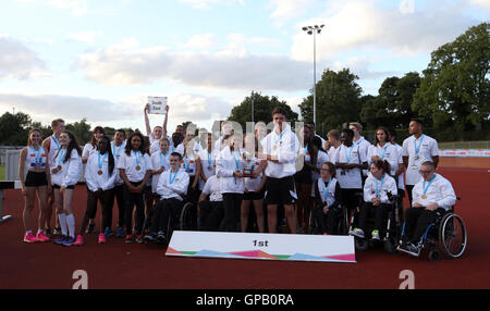 Inghilterra del Sud Est vincere complessivamente migliore squadra durante l atletica al giorno due di scuola Giochi 2016, Loughborough University. Stampa foto di associazione. Picture Data: venerdì 2 settembre 2016. Foto Stock