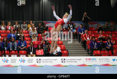 Il Galles Maisie Methuen in azione sul pavimento durante la ginnastica il giorno tre del 2016 Giochi scuola presso Luniversita di Loughborough. Stampa foto di associazione. Picture Data: Sabato 3 settembre, 2016. Foto Stock