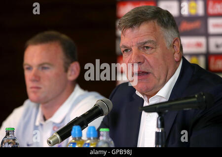 Inghilterra Manager Sam Allardyce parla durante una conferenza stampa presso l'Holiday Inn Trnava. Stampa foto di associazione. Picture Data: Sabato 3 settembre, 2016. Vedere PA storia calcio Inghilterra. Foto di credito dovrebbe leggere: Nick Potts/filo PA. Restrizioni: Utilizzo soggetto a restrizioni FA. Solo uso editoriale. Uso commerciale solo con il preventivo consenso scritto di FA. Nessuna modifica tranne il ritaglio. Chiamate il numero +44 (0)1158 447447 o vedere www.paphotos.com/info/ per restrizioni completa e ulteriori informazioni. Foto Stock