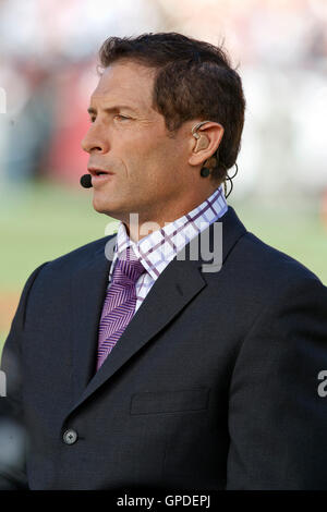 20 settembre 2010; San Francisco, CA, Stati Uniti; Steve Young commentatore della ESPN prima della partita tra i San Francisco 49ers e i New Orleans Saints a Candlestick Park. Foto Stock