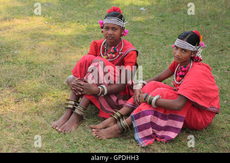 Muria adivasi tribù tribale donna danza ballerina, Jagdalpur, Bastar, Chhattisgarh, India, Asia Foto Stock