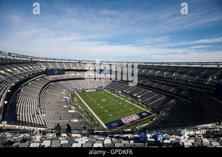 Oct 16, 2011; East Rutherford, NJ, Stati Uniti d'America; vista generale di MetLife Stadium prima che il gioco tra il New York Giants e le fatture della Buffalo. Foto Stock