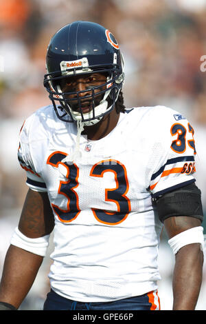 Nov 27, 2011; Oakland, CA, Stati Uniti d'America; Chicago Bears cornerback charles tillman (33) prima di giocare contro Oakland Raiders durante il primo trimestre a o.co coliseum. oakland sconfitto chicago 25-20. Foto Stock