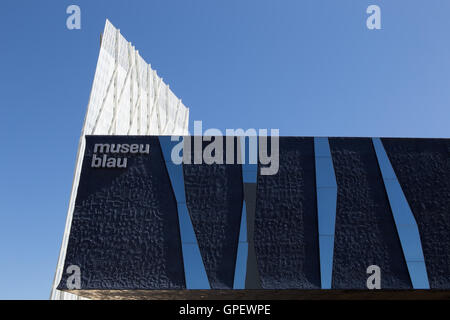 Diagonale 00 e Museu Blau edifici a Barcellona, Spagna Foto Stock