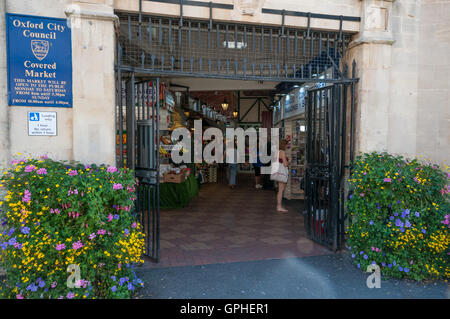 Ingresso al Mercato coperto in Oxford, Regno Unito Foto Stock