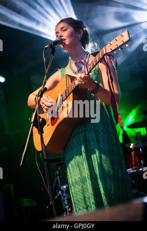 Segrate Milano Italia. 02Th Settembre 2016. Il cantante inglese-cantautore FLO MORRISSEY suona dal vivo sul palco presso il Circolo Magnolia Foto Stock