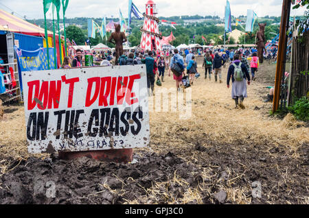 Segno a Glastonbury Festival of Contemporary Performing Arts 2016 Foto Stock