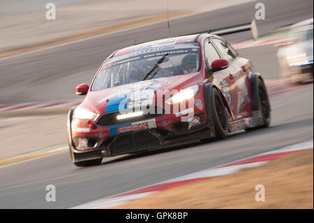 Barcellona, Spagna. Il 4 settembre, 2016. Il Marc Focus V8 auto del VDS Racing Team di avventure, in azione durante la 24 Hores de Barcelona d'Automobilisme-Trofeu Fermí Vélez presso il Circuito di Catalunya. Credito: Pablo Guillen/Alamy Live News Foto Stock