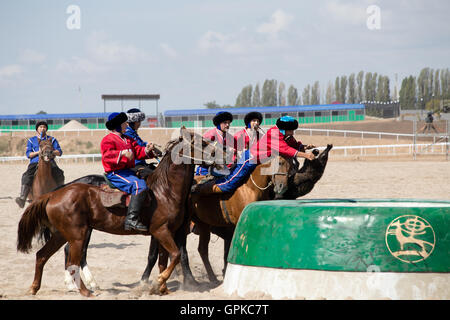 Stati Uniti d'America contro la Russia in Kok Boru al mondo 2016 Giochi nomade in Kirghizistan. Credito: Stephen Lioy/Alamy Live News Foto Stock