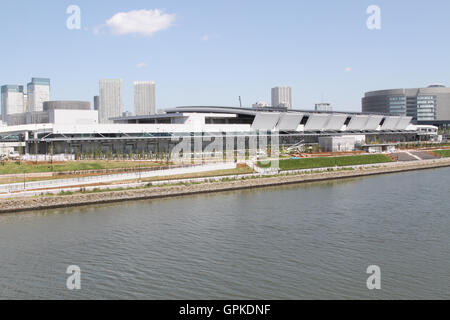 Prosegue la costruzione presso il sito di un nuovo Toyosu mercato del pesce a Tokyo in Giappone il 31 agosto 2016. © Hiroyuki Ozawa/AFLO/Alamy Live News Foto Stock