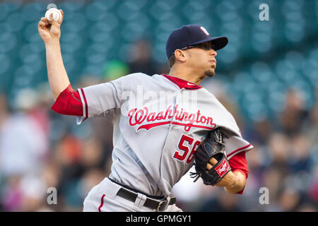Maggio 26, 2010; San Francisco, CA, Stati Uniti d'America; Washington cittadini a partire lanciatore Luis Atilano (56) durante il primo inning contro i San Francisco Giants di AT&T Park. Foto Stock