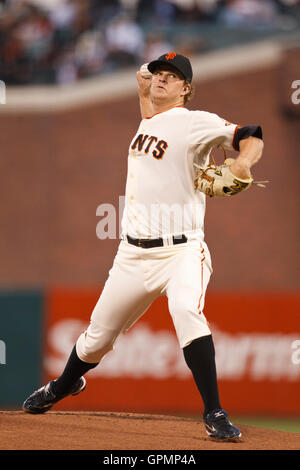 Settembre 15, 2010; San Francisco, CA, Stati Uniti d'America; San Francisco Giants a partire lanciatore Matt Caino (18) passi contro il Los Angeles Dodgers durante il primo inning di AT&T Park. San Francisco ha sconfitto Los Angeles 2-1. Foto Stock