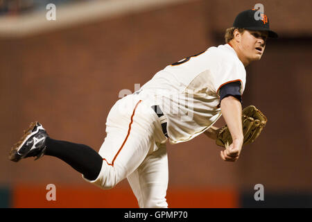 Settembre 15, 2010; San Francisco, CA, Stati Uniti d'America; San Francisco Giants a partire lanciatore Matt Caino (18) passi contro il Los Angeles Dodgers durante il sesto inning di AT&T Park. San Francisco ha sconfitto Los Angeles 2-1. Foto Stock