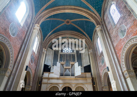 Organo da chiesa della chiesa San Luigi o Ludwigskirche a Monaco di Baviera, Germania Foto Stock