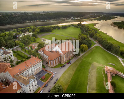 Kaunas, Lituania: antenna vista dall'alto della Città Vecchia e Santaka Foto Stock