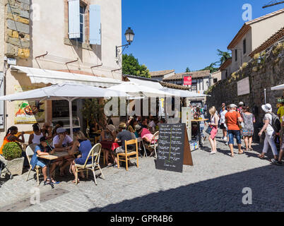 Scena di strada in Carcassonne Foto Stock