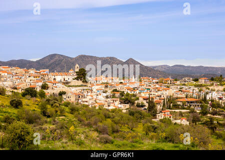 Tipico villaggio di Cipro nei Monti Troodos. Foto Stock