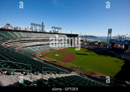 Aprile 8, 2011; San Francisco, CA, Stati Uniti d'America; vista generale dell'at&t park prima che il gioco tra i San Francisco Giants e ST. Louis Cardinals. Foto Stock