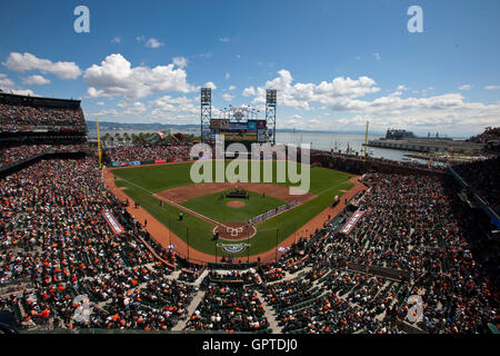 Aprile 8, 2011; San Francisco, CA, Stati Uniti d'America; vista generale di AT&T prima che il Parco gamebetween i San Francisco Giants e St. Louis Cardinals. Foto Stock