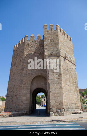 Saint Martin ponte medievale che attraversa il fiume Tajo a Toledo, Spagna Foto Stock