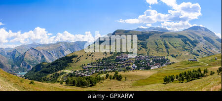Villaggio 'Les Deux Alpes', Mont de Lans, Francia. Foto Stock