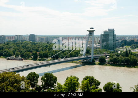 SNP Bridge (Ponte UFO) - Bratislava - Slovacchia Foto Stock