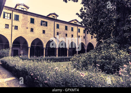 Il giardino interno della Basilica di San Antonio di Padova Itali Foto Stock