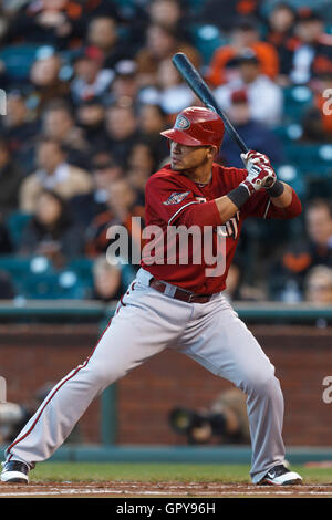 Maggio 11, 2011; San Francisco, CA, Stati Uniti d'America; Arizona Diamondbacks sinistra fielder Gerardo Parra (8) a bat contro i San Francisco Giants durante il secondo inning di AT&T Park. San Francisco ha sconfitto Arizona 4-3. Foto Stock