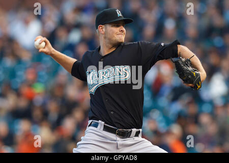 Maggio 25, 2011; San Francisco, CA, Stati Uniti d'America; Florida Marlins a partire lanciatore chris volstad (41) passi contro i San Francisco Giants durante il primo inning di at&t park. Foto Stock