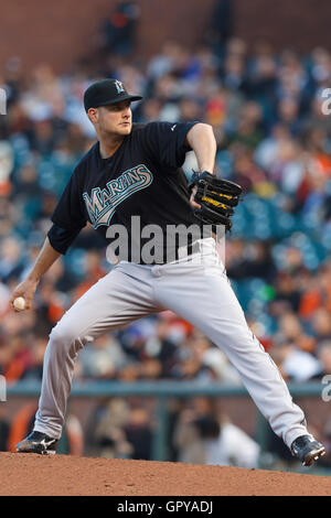 Maggio 25, 2011; San Francisco, CA, Stati Uniti d'America; Florida Marlins a partire lanciatore Chris Volstad (41) passi contro i San Francisco Giants durante il primo inning di AT&T Park. Foto Stock