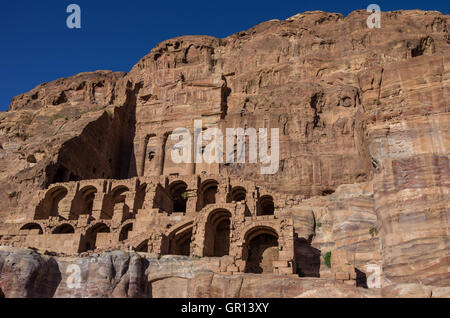 Urna tomba - una delle tombe reali. Petra, Giordania. N. persone Foto Stock