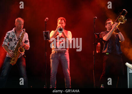 Band britannica Livello 42 hanno avuto il loro primo concerto di sempre in Buenos Aires. Foto: sezione in ottone Foto Stock