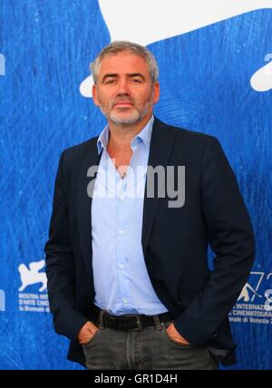 Venezia, Italia. 6 Sep, 2016. Direttore Stephane Brize assiste un photocall per il film "Une Vie' in concorso al 73rd Festival del Cinema di Venezia a Venezia, Italia, il 7 settembre 6, 2016. Credito: Gong Bing/Xinhua/Alamy Live News Foto Stock