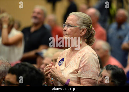 Chesterfield, MO, Stati Uniti d'America - 06 Settembre 2016: repubblicani vice candidato presidenziale, Indiana il Governatore Mike Pence parla di sostenitori in un rally a Chesterfield, Missouri. Credito: Gino's immagini Premium/Alamy Live News Foto Stock