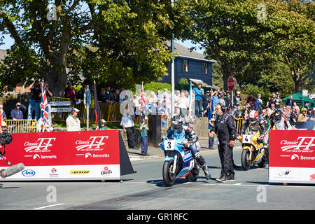 Michael Dunlop all'inizio del 2016 Classic Superbike TT race in cui egli è venuto prima Foto Stock