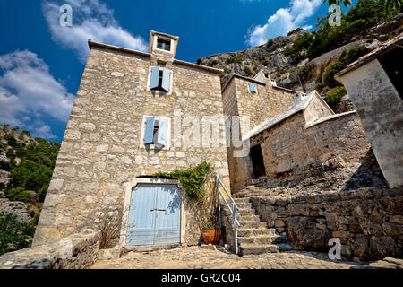 Pustinja Blaca eremo in isola di Brac canyon vista, Dalmazia, Croazia Foto Stock