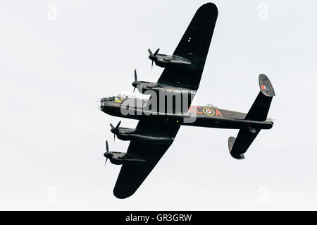 Solo uno dei due battenti Avro Lancaster Bombardieri, PA474 Foto Stock