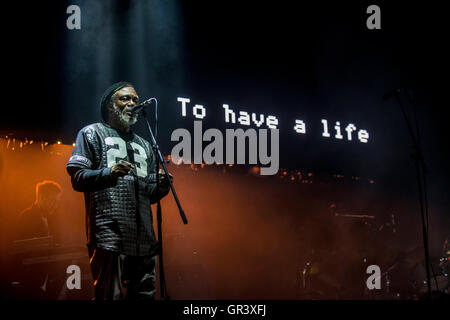 Horace Andy apre Massive Attack impostato su Downs in Bristol. Foto Stock