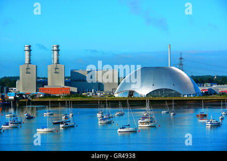 Southampton fiume Hamble inceneritore e Power Station Foto Stock