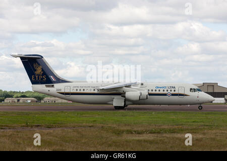 QinetiQ BAE Systems-Avro RJ100 QQ101 dall'impero Test scuola per piloti (PTE) Foto Stock