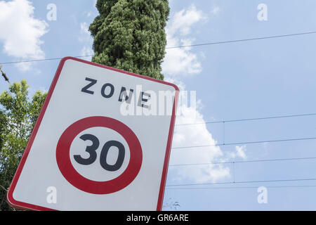 Limite di velocità 30 Foto Stock