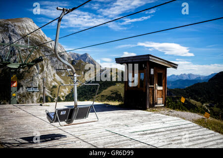 Sollevare in montagna Foto Stock