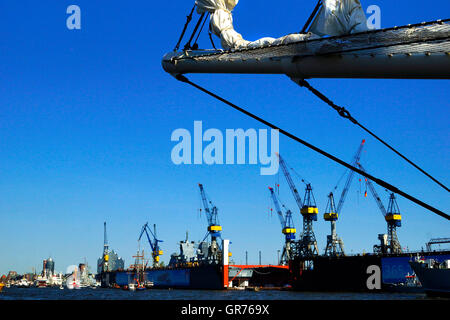 Porto di Amburgo Foto Stock